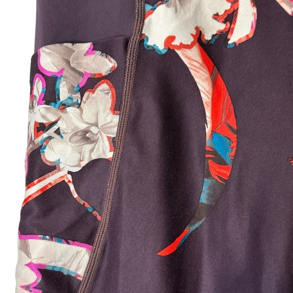 Athleta Salutation Stash Pocket Magnolia Plum#384003 Size Medium - Picture 5 of 11